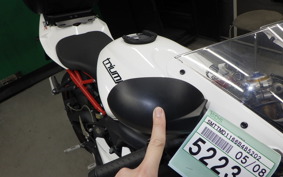 TRIUMPH DAYTONA 675 R 2011