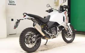 DUCATI DESSERT X 2022