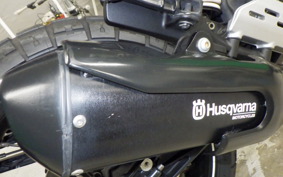 HUSQVARNA SVARTPILEN 401 2021