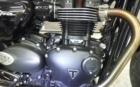 TRIUMPH STREET TWIN