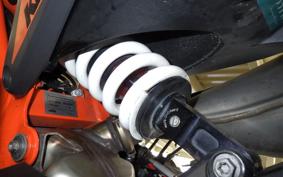 KTM 890 DUKE R 2023