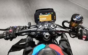 BMW M1000R 0E81