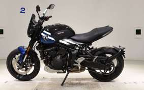 TRIUMPH TRIDENT 660 2025