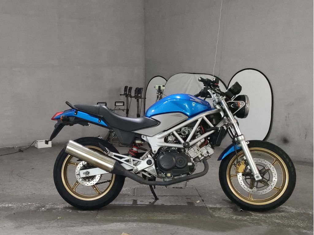 Фото Honda VTR 250 2011 с японского аукциона
