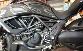 DUCATI DIAVEL 2011 ZDMG100ABBB