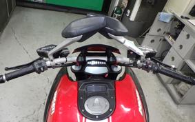 DUCATI DIAVEL 2014