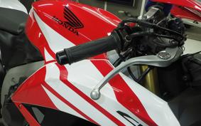 HONDA CBR600RR GEN 3 PC40