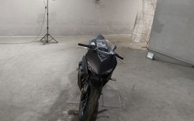 HONDA CBR650R E-Clutch 2025 RH17