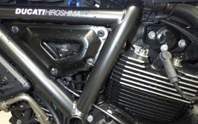 TRIUMPH SCRAMBLERナイトシフト 2024