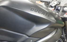 DUCATI STREETFIGHTER 848 2013