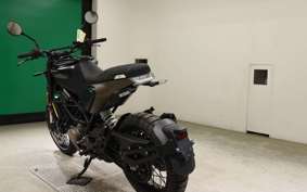 HUSQVARNA SVARTPILEN 125 2003