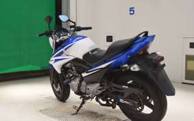 SUZUKI GSR250 2015