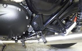 TRIUMPH STREET TWIN