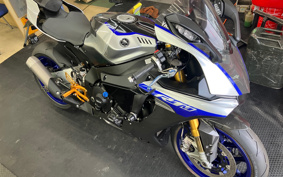 YAMAHA YZF-R1 M 2018 RN49