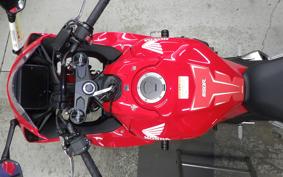 HONDA CBR650R E-Clutch 2025
