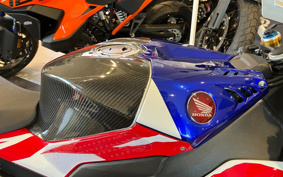 HONDA CBR1000RR-R FB 2022 SC82