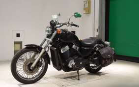 HONDA VT400S 2011