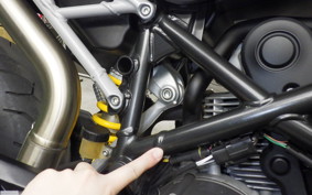 DUCATI HYPERMOTARD 796 2011