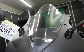 HONDA CBR650R E-Clutch 2025 RH17