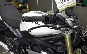 TRIUMPH STREET TRIPLE 85 2016