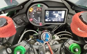 KAWASAKI  NINJA H2 SX SE ZXT02A
