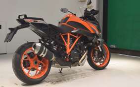 KTM 1290 SUPER DUKE GT 2022