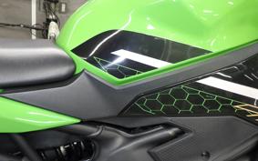 KAWASAKI ZX-25R ZX250E