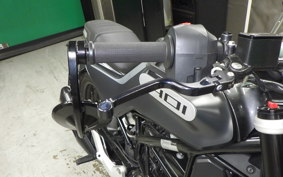 HUSQVARNA SVARTPILEN 401 2021