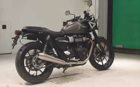 TRIUMPH STREET TWIN