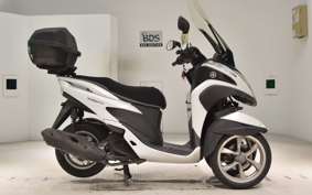 YAMAHA TRICITY 125 SE82J