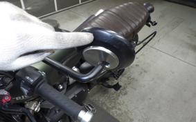 TRIUMPH STREET SCRAMBLER 2000