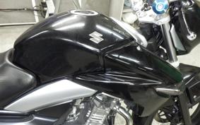 SUZUKI GSR250