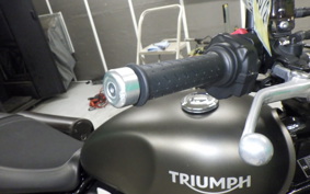 TRIUMPH STREET TWIN 2020