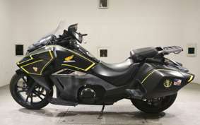 HONDA NM4 VULTUS -02 2014 RC82