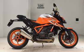 KTM 1290 SUPER DUKE R 2022
