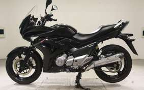 SUZUKI GSR250F