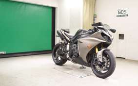 YAMAHA YZF-R1 2013