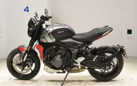 TRIUMPH TRIDENT 660 2021