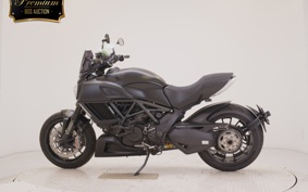DUCATI DIAVEL 2015