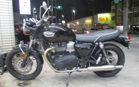 TRIUMPH BONNEVILLE T100 2023 DAD70G