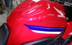 HONDA CBR650R E-Clutch 2025 RH17