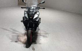 APRILIA SR GT125 ..