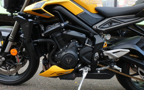TRIUMPH STREET TRIPLE RS 2023 HDA614