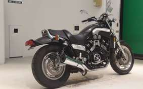 YAMAHA VMAX 2000