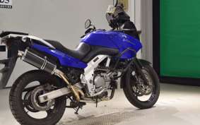 SUZUKI Vｽﾄﾛｰﾑ650 2005