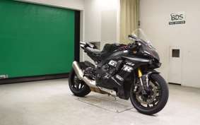 YAMAHA YZF-R1 2018