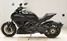 DUCATI DIAVEL 2013