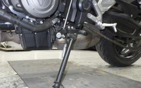 TRIUMPH TRIDENT 660 2023
