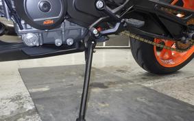 KTM 890 DUKE R 2022