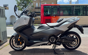 YAMAHA T-MAX 560 A TECHMAX 2025 SJ21J